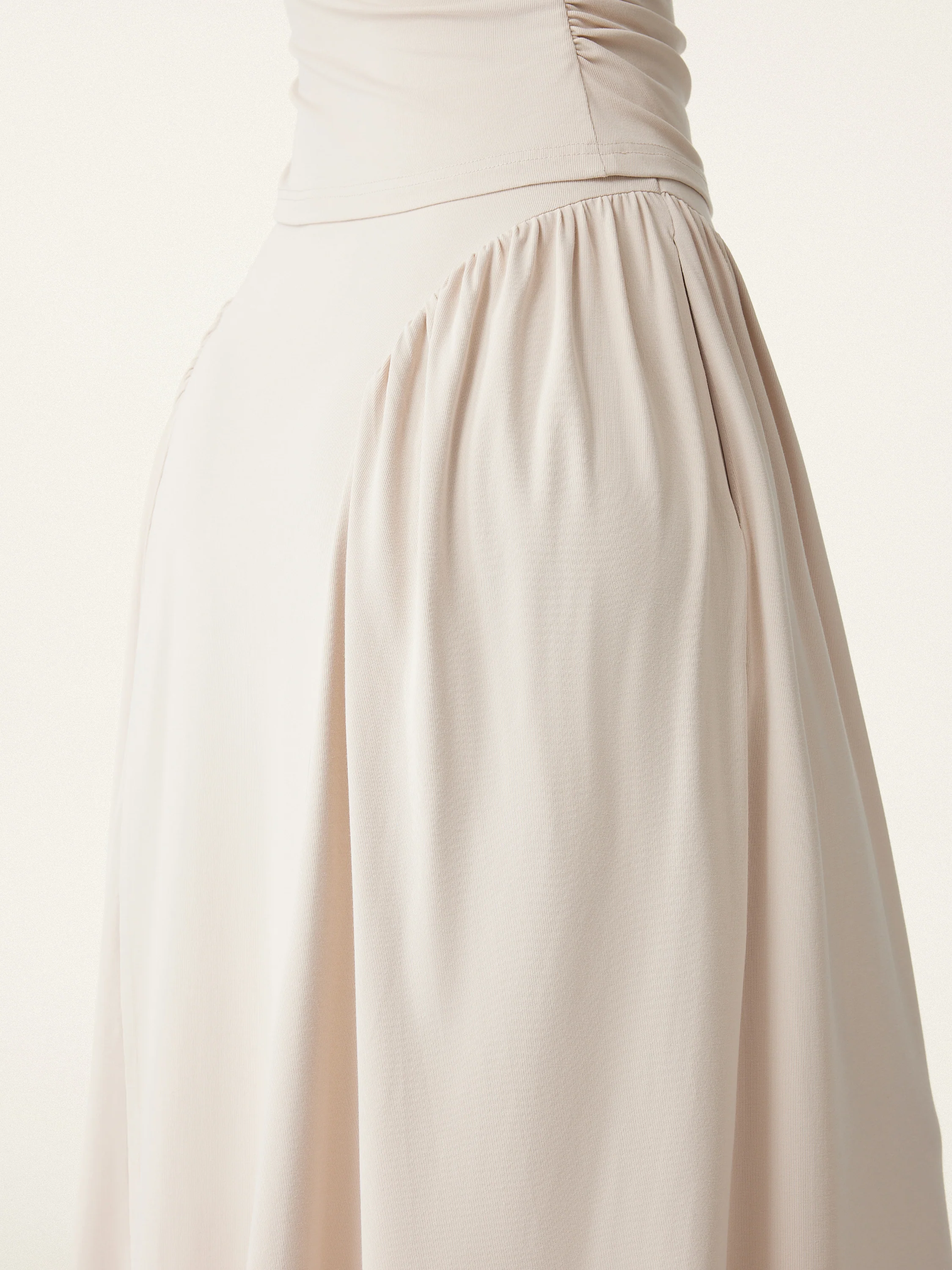 Curved Gathering Flared Midi Skirt with Pockets - Image 5