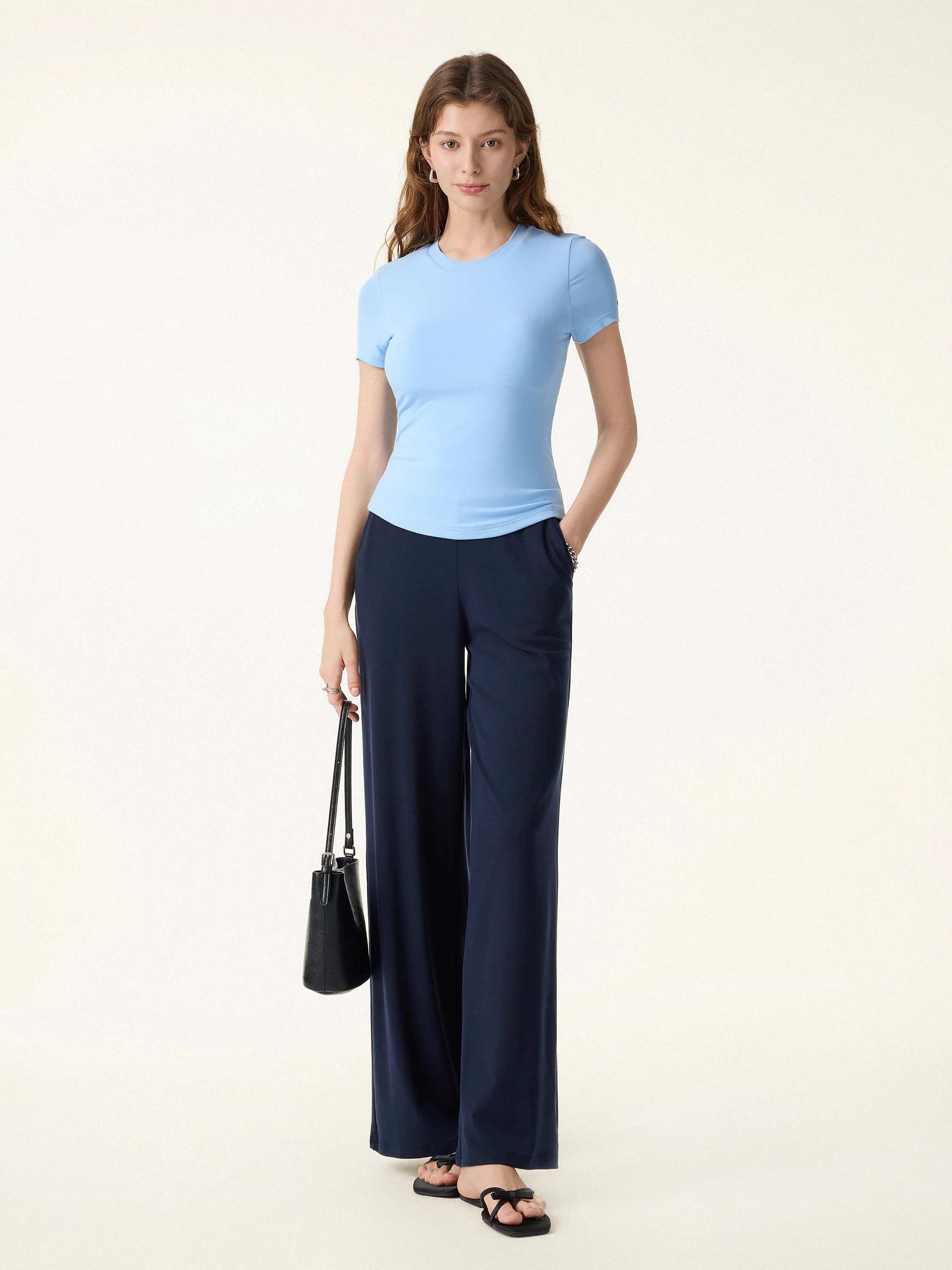 Back Smoothing Slimming Crew Neck Everyday Bra Tee - Image 3
