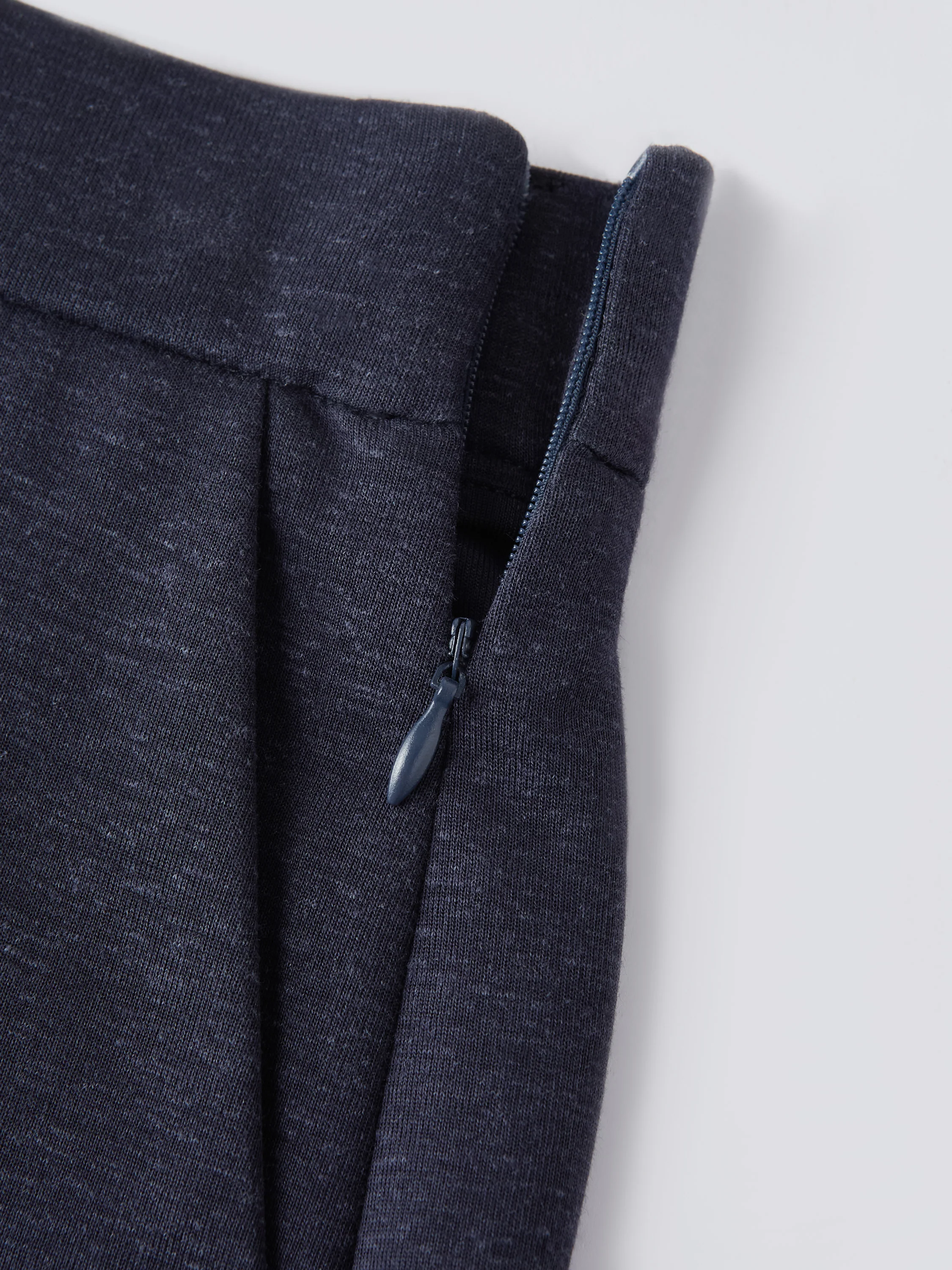 Cotton-Linen Blend Tailored Shorts - Image 3