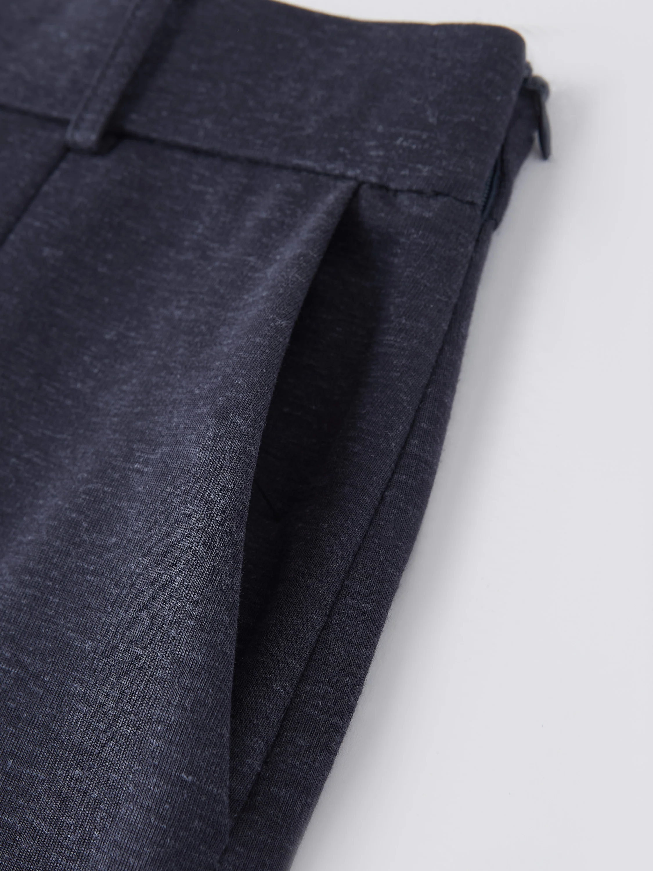 Cotton-Linen Blend Tailored Shorts - Image 7