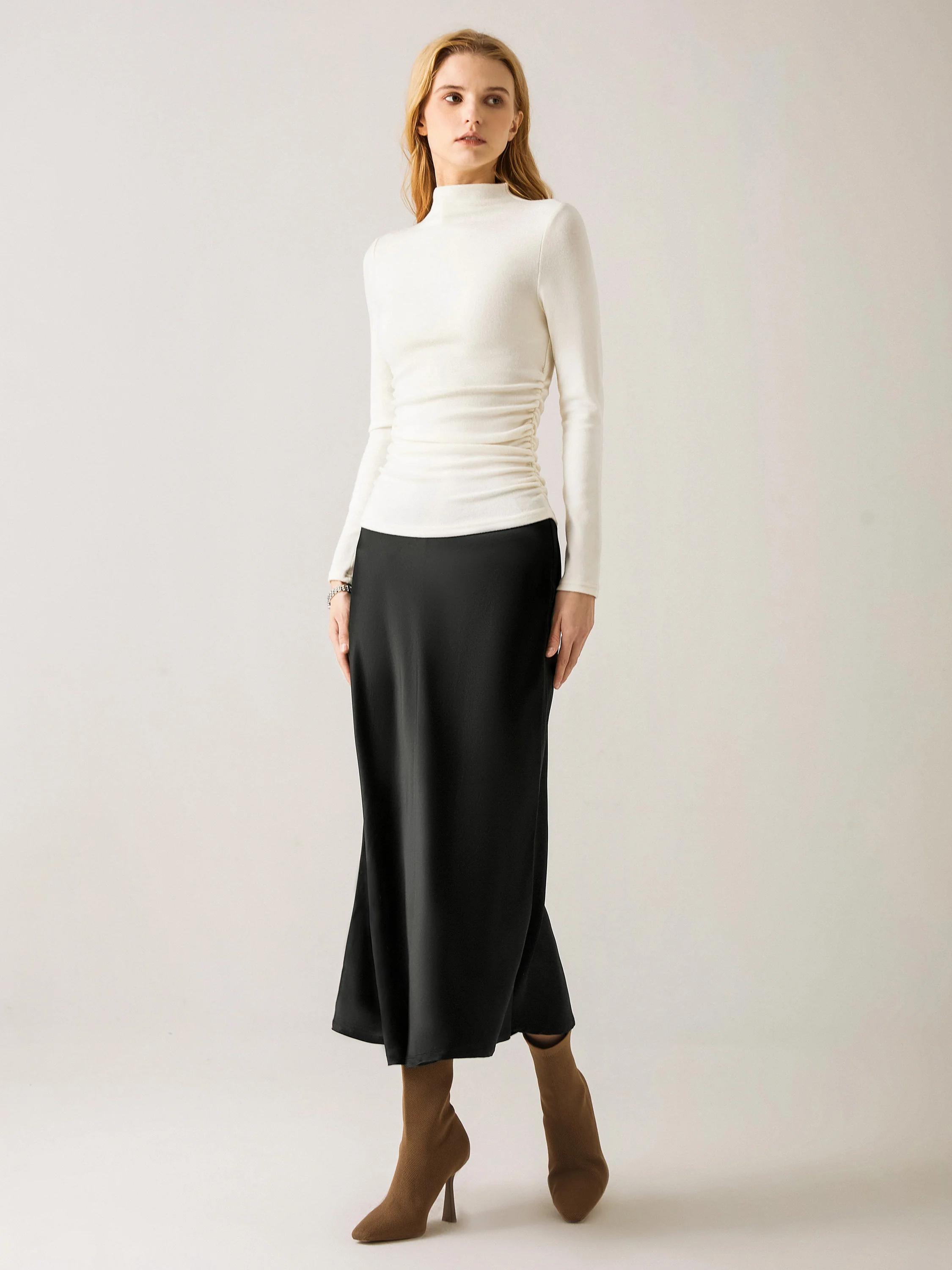 Thermal Ruched Sides Tuckable Mockneck Top - Image 5