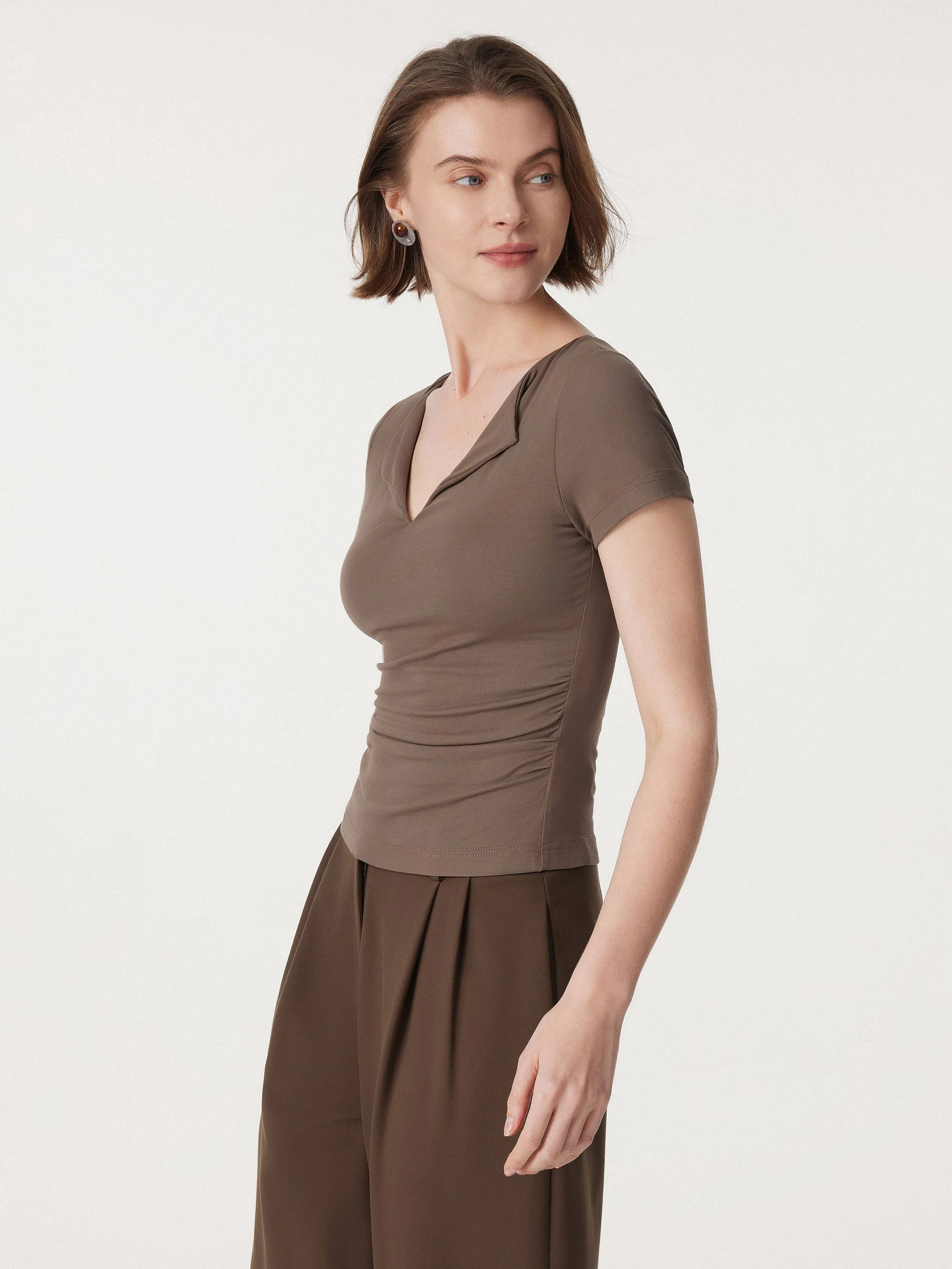 Flapped V-neck Side Ruched New Airy Bra Tee - Image 7