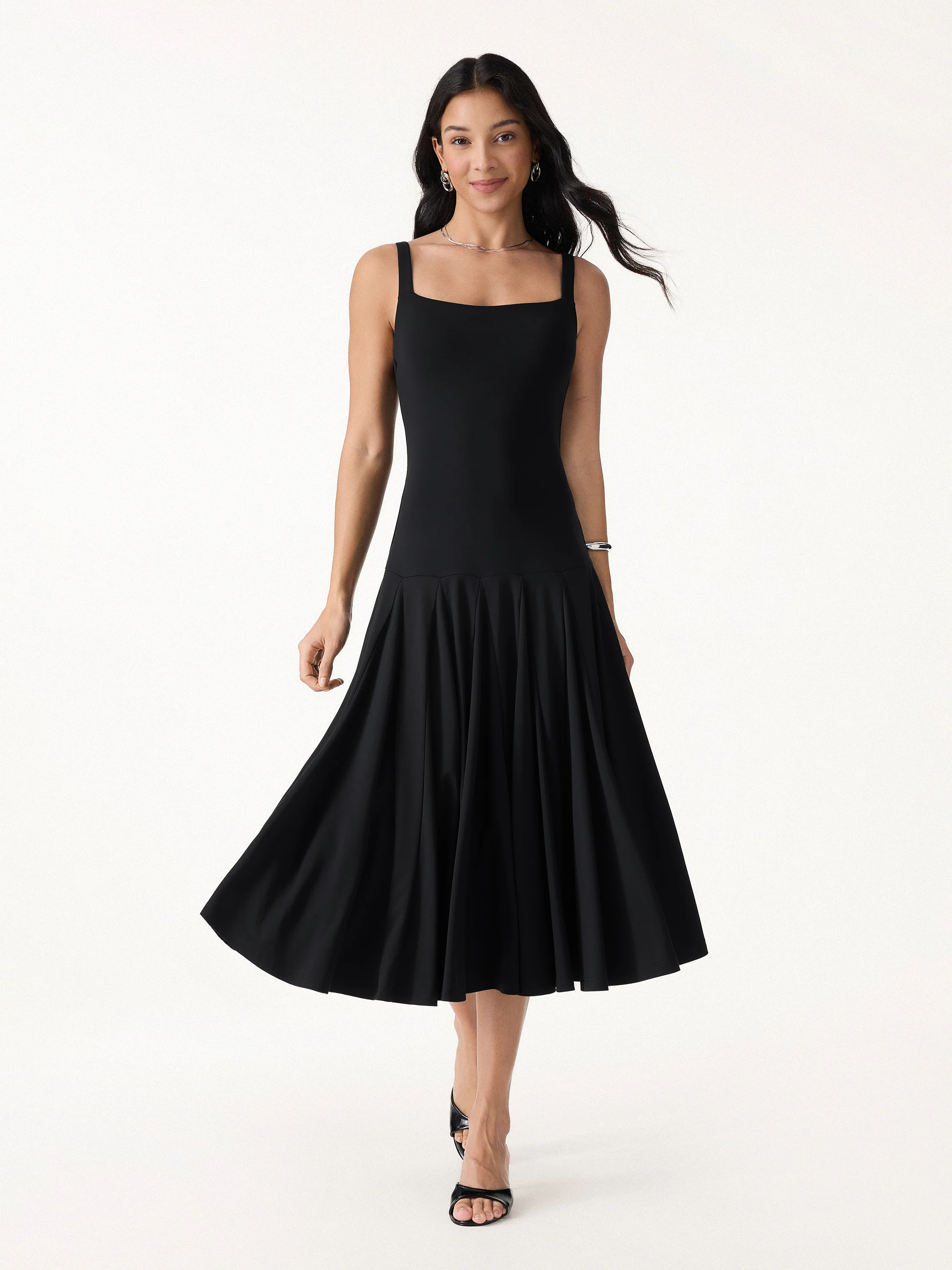 Forever Classy The Little Black Dress - Image 4