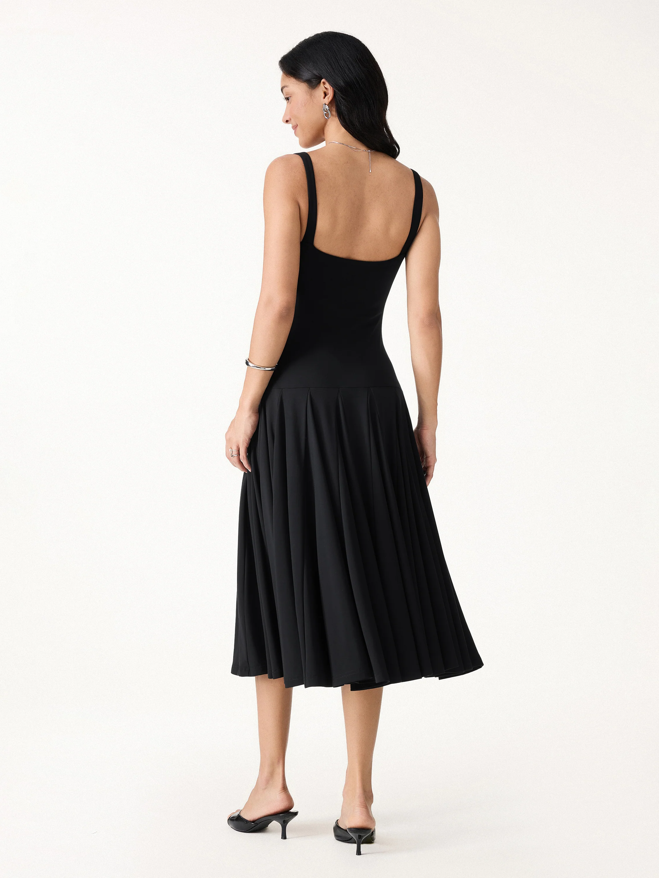 Forever Classy The Little Black Dress - Image 6