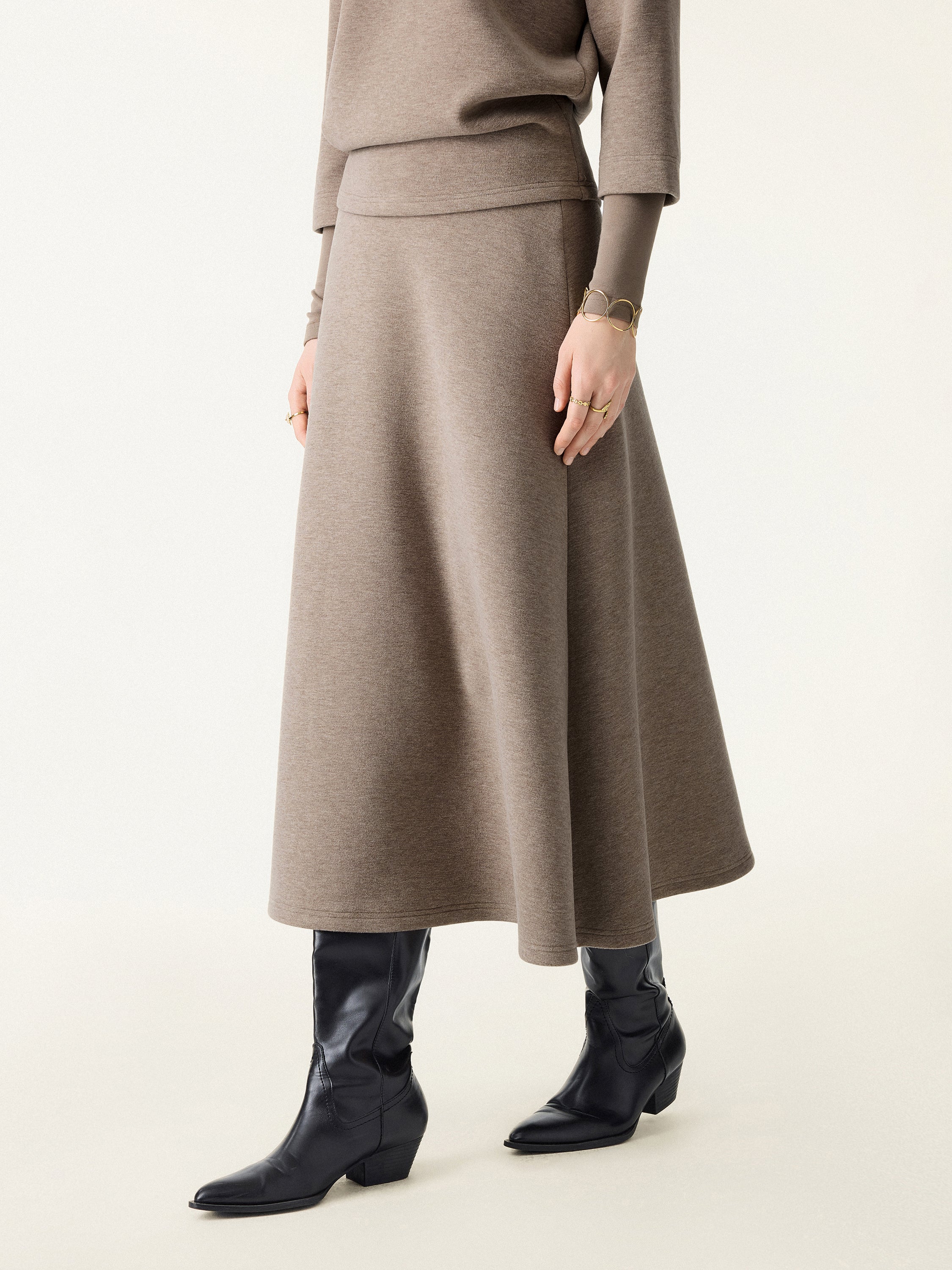 FuzzLuxe Essential Midi A-line Circle Skirt - Image 5