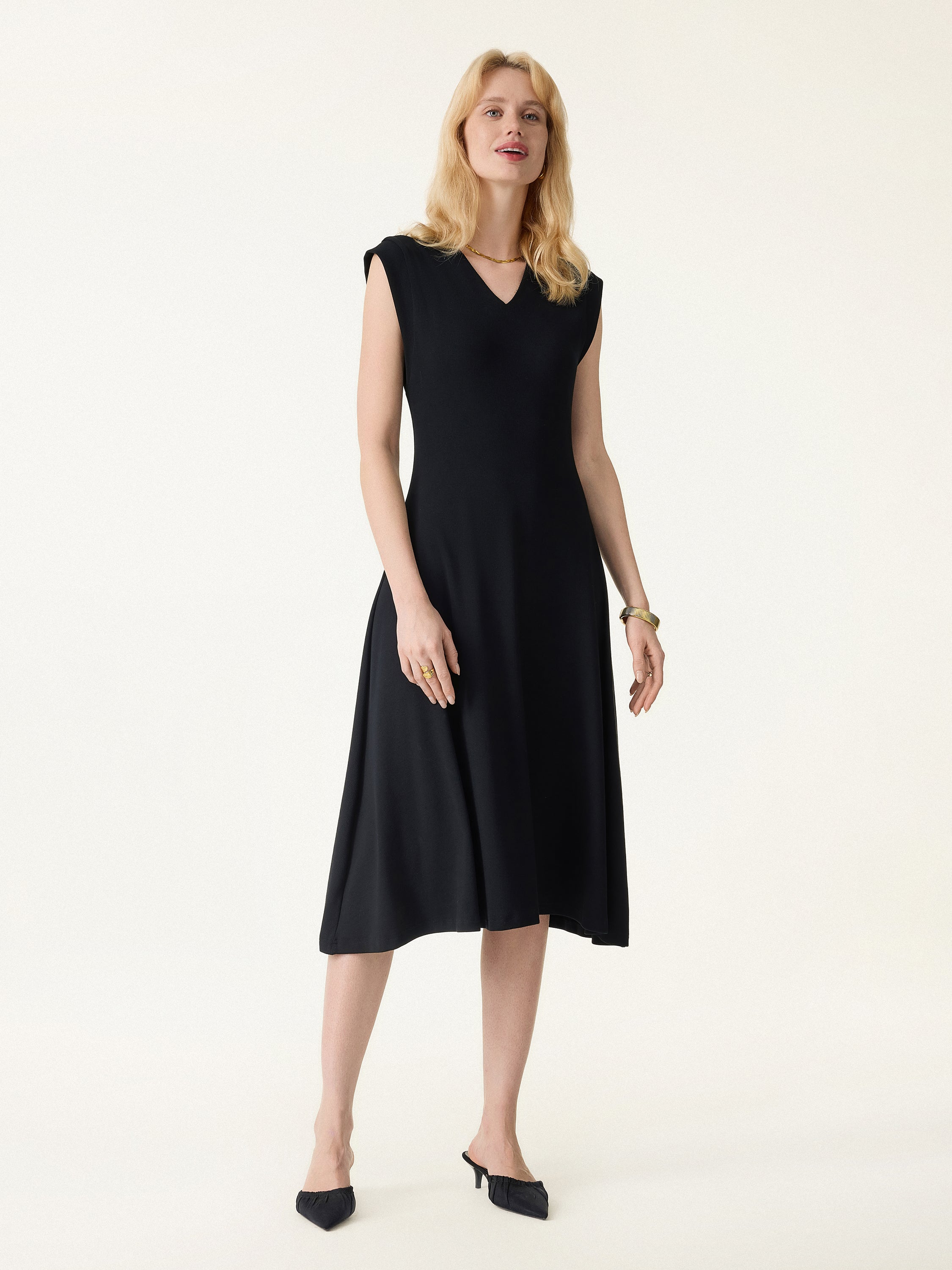 Plantive Flowy V-Neck Flared A-Line Midi Bra Dress - Image 6