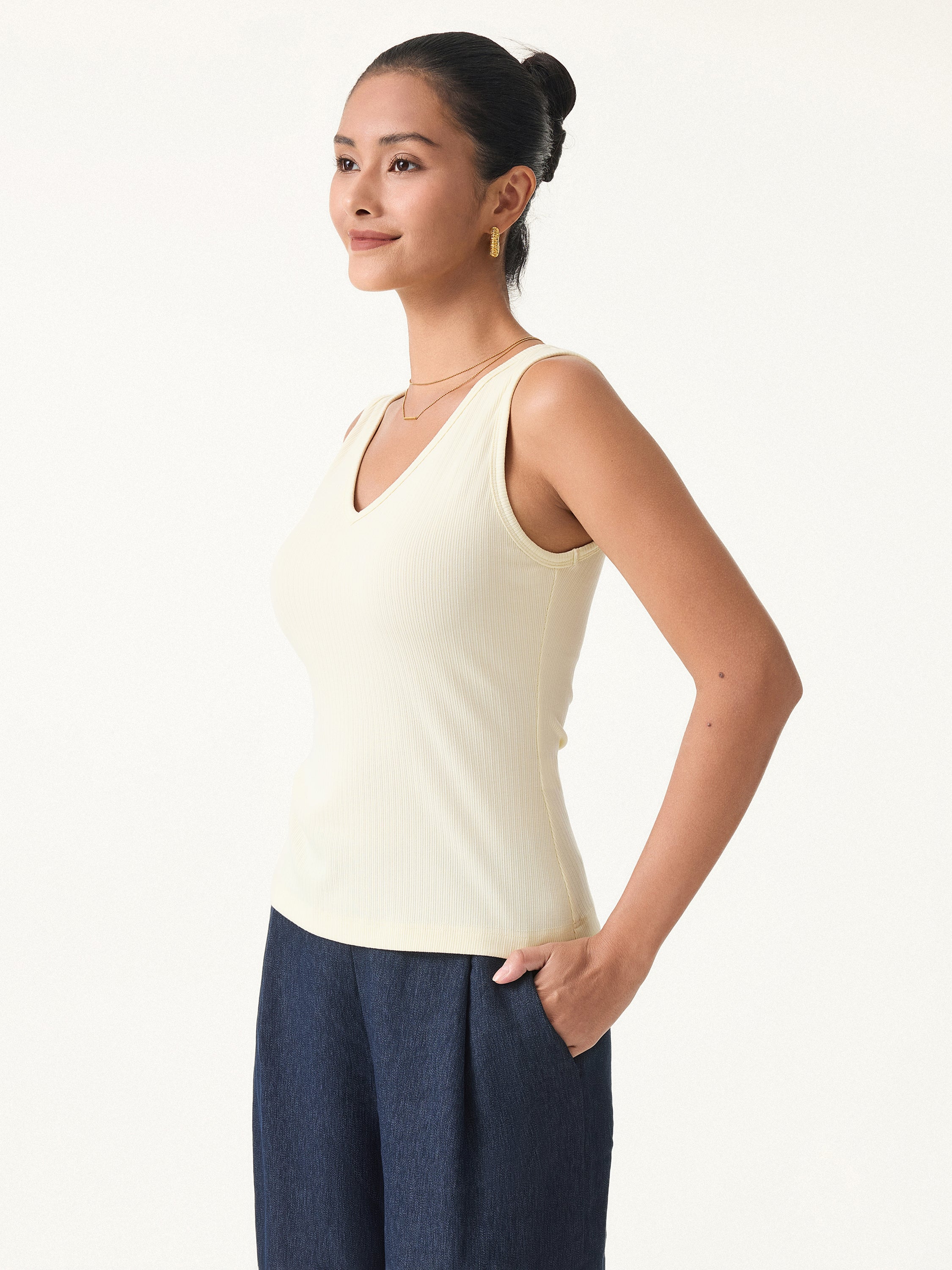 Pointelle V-neck Sleeveless Bra Tank - Image 8