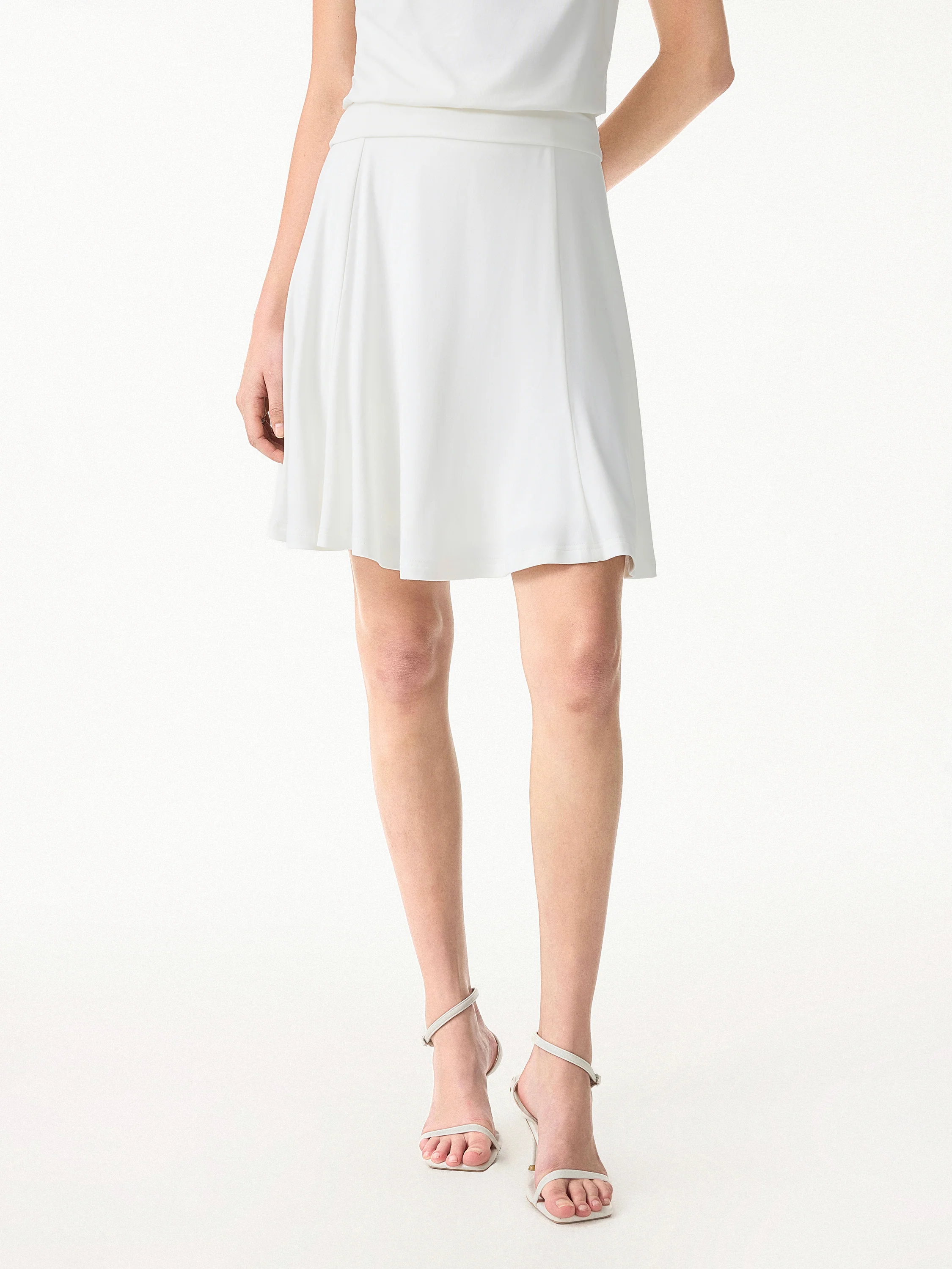 SkinKiss Essential Circle Flared Summer Mini Skirt - Image 3