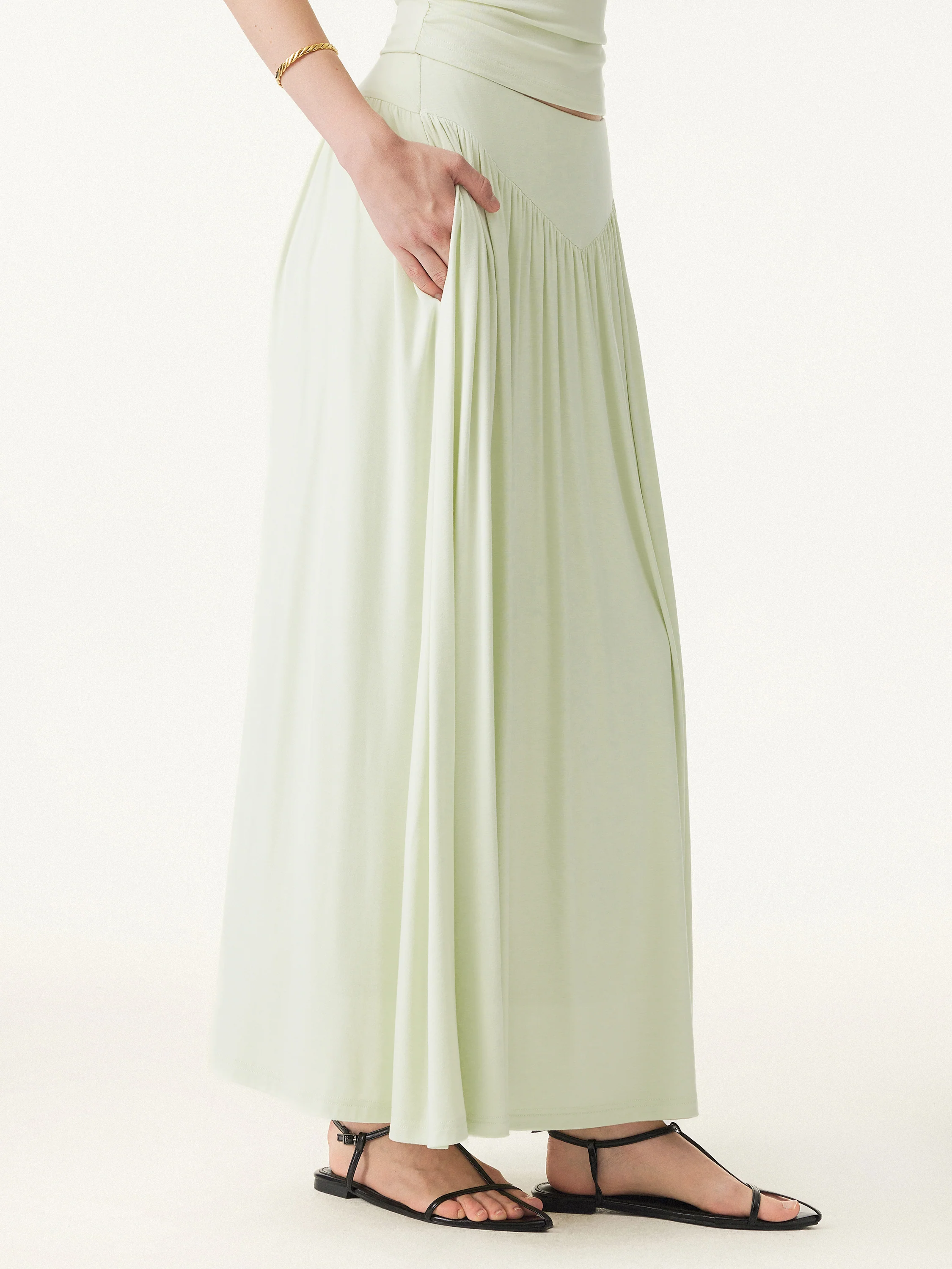 Ultrasoft V-shape Waist Gathred Maxi Circle Skirt with Pockets - Image 7