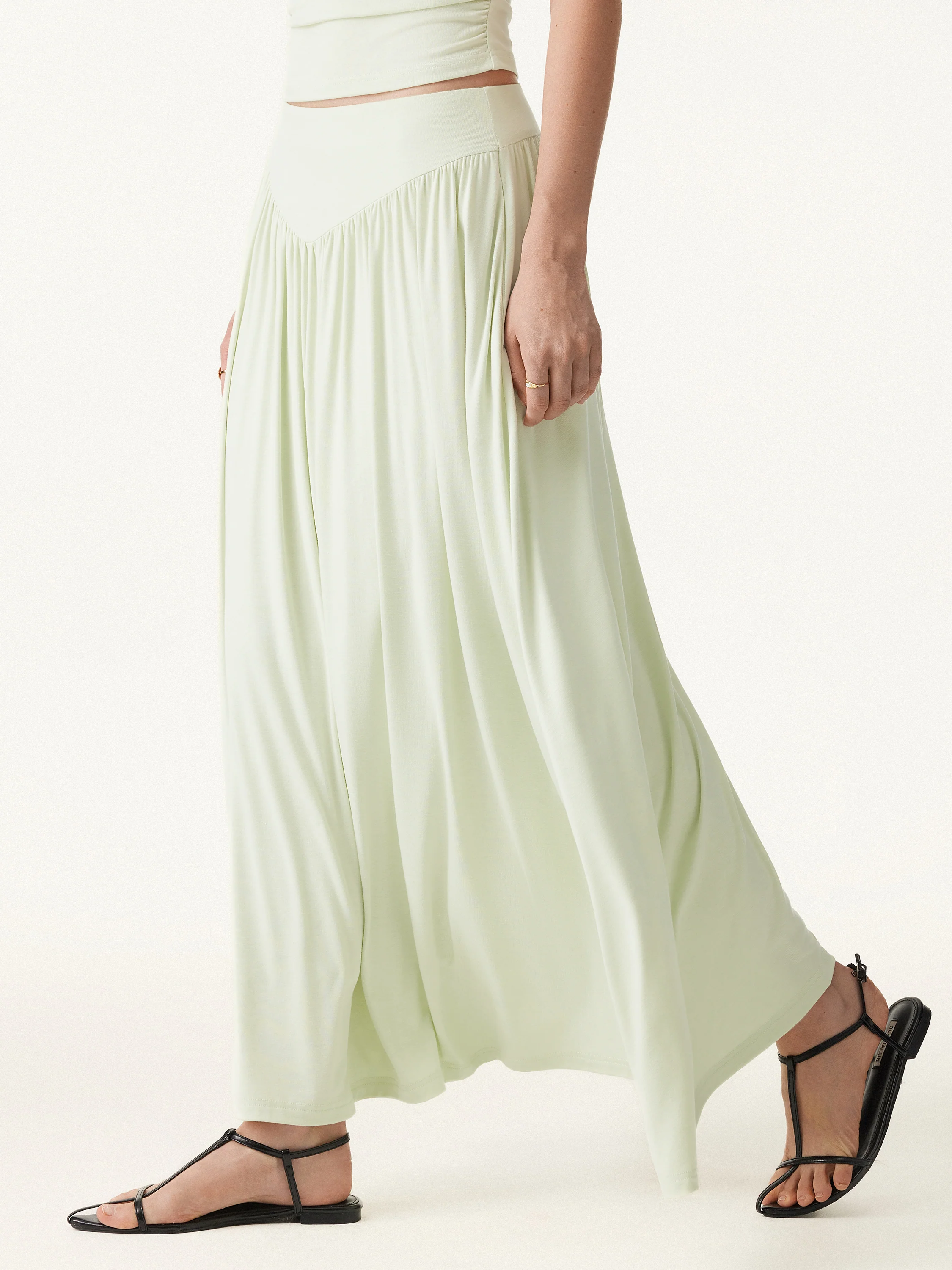 Ultrasoft V-shape Waist Gathred Maxi Circle Skirt with Pockets - Image 8