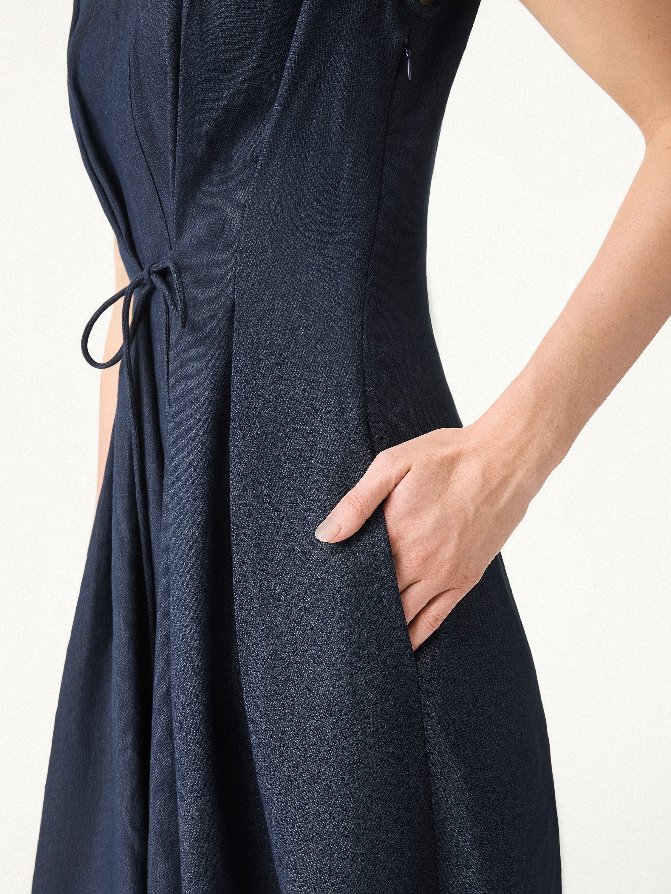 Viscose-Linen Collared V-neck Midi Dress with Drawstring - Image 2