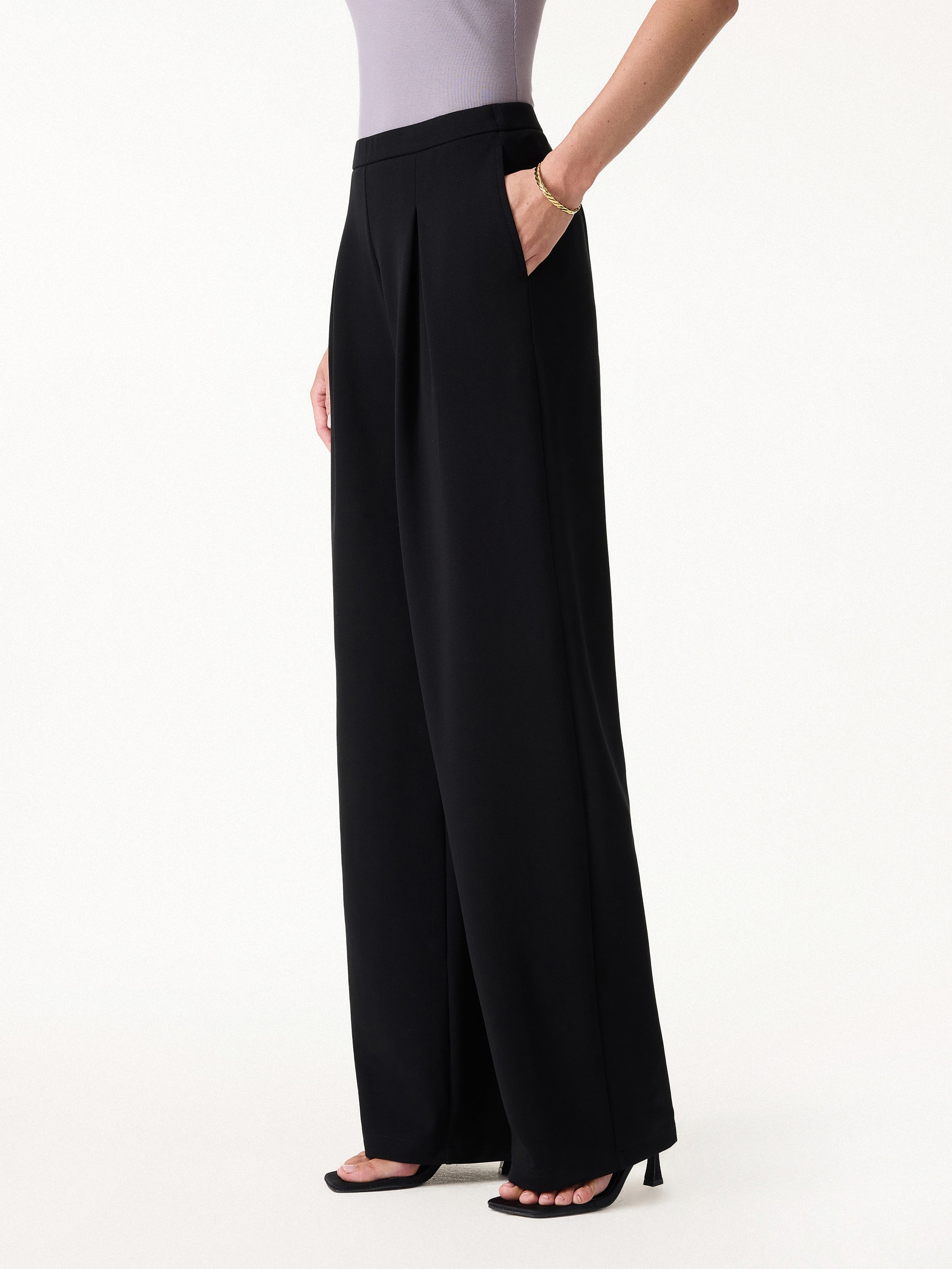 Wrinkle-Resistant Mid Rise Wide Leg Pleated Pants with Pockets - Image 3